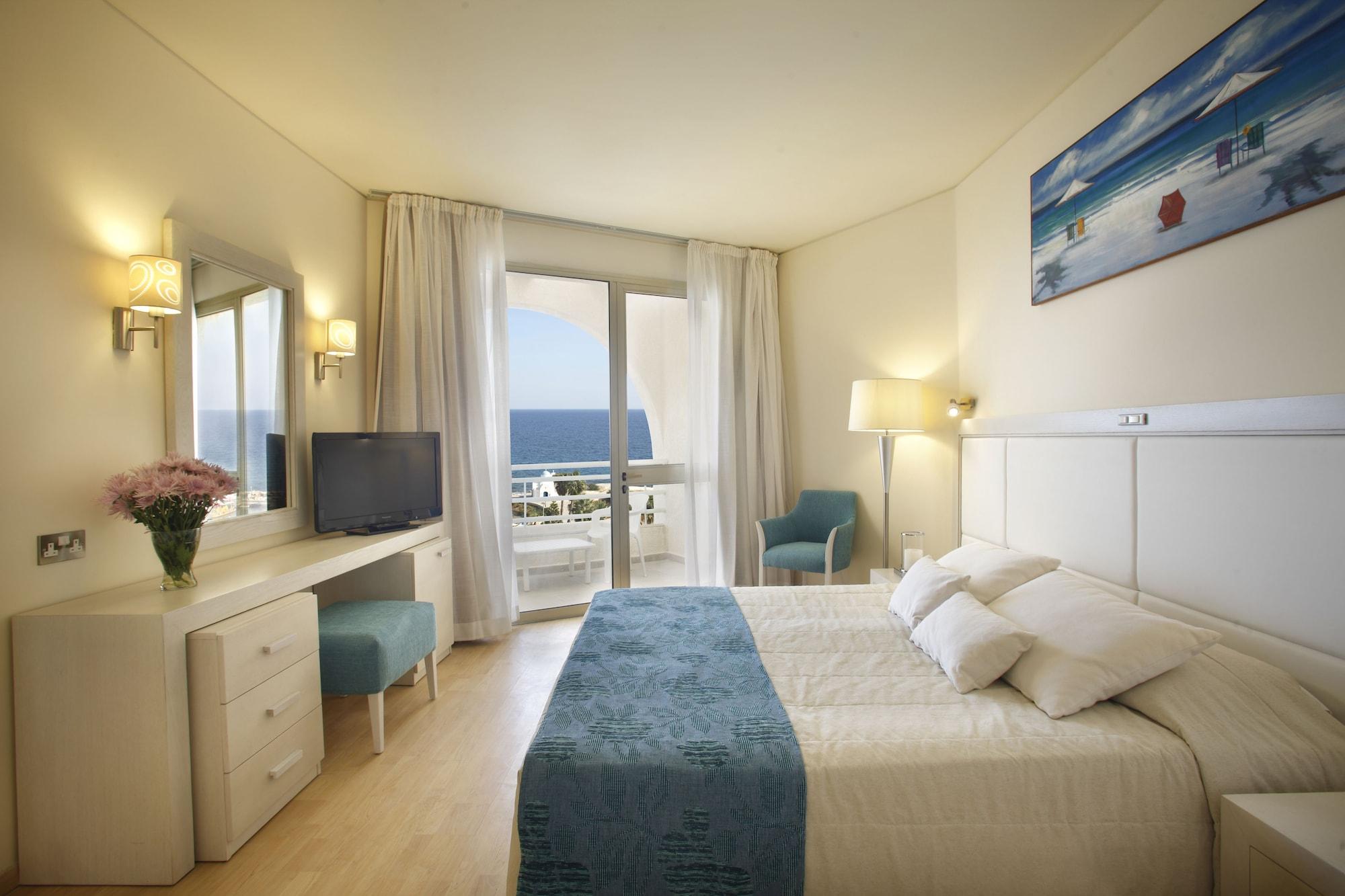 Golden Coast Resort 4*