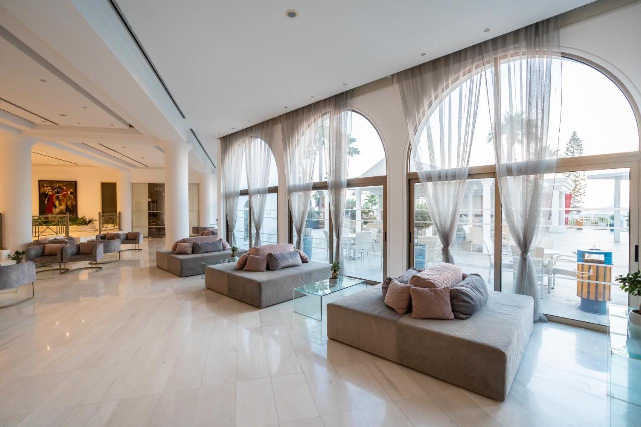 Üdülőközpont Golden Coast 4*